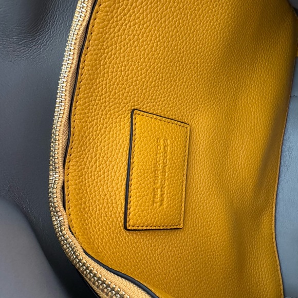 Yellow, Marc Jacob’s Director bag. Brand new, with duster bag - Picture 3 of 4